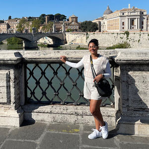 Meet your Posher, Nadine